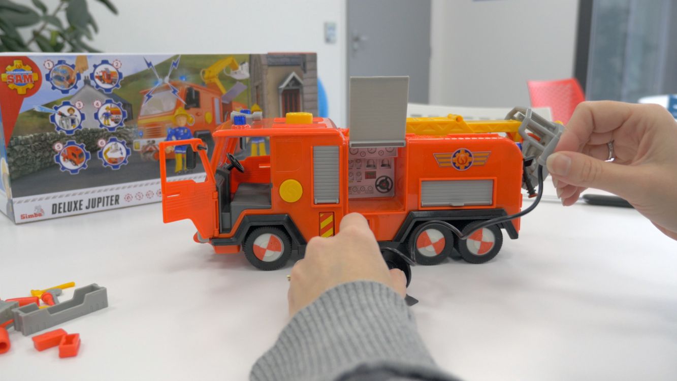 Simba Toys Deluxe Jupiter : Camion Sam le pompier lance à eau avec 2  personnages - Comparer avec