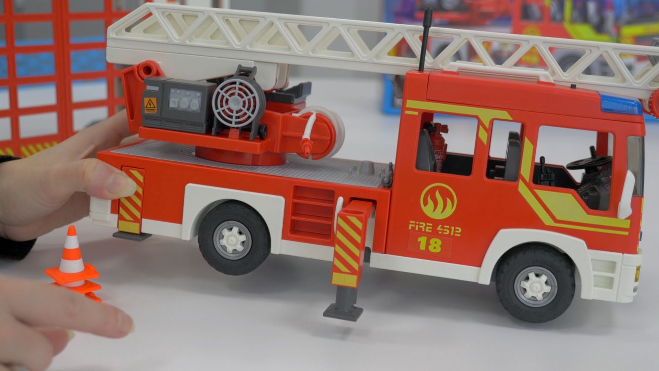 PLAYMOBIL CITY ACTION CAMION DE POMPIER 5362 avec Échelle