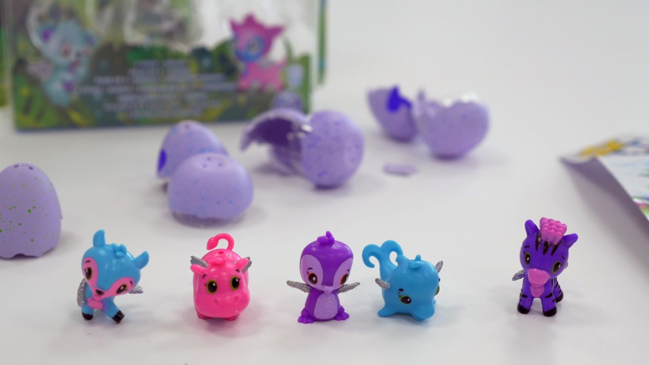 80 Modèle Aléatoire Pack de 5 Figurines Saison 4 Hatchimals à Collectionner