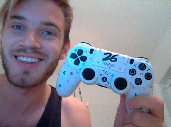 Sony Offre Une Manette Ps4 Pewdiepie Pour Ses 26 Ans
