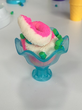 Hasbro Play-Doh - Le méga glacier gourmand - Comparer avec